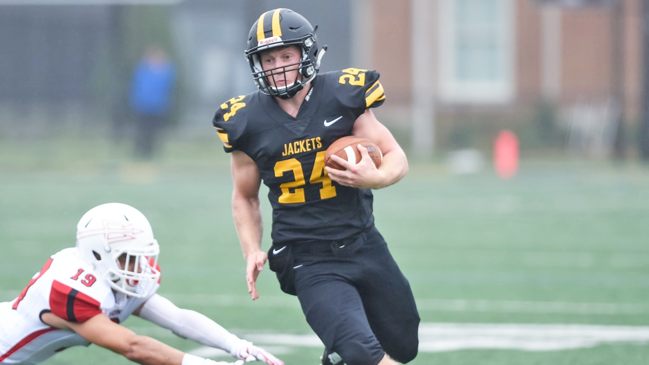 Eric Hoy scored what proved to be the game-deciding touchdown with 1:23 to play in the Yellow Jackets 23-20 triumph at John Carroll in the first round of the NCAA Tournament.