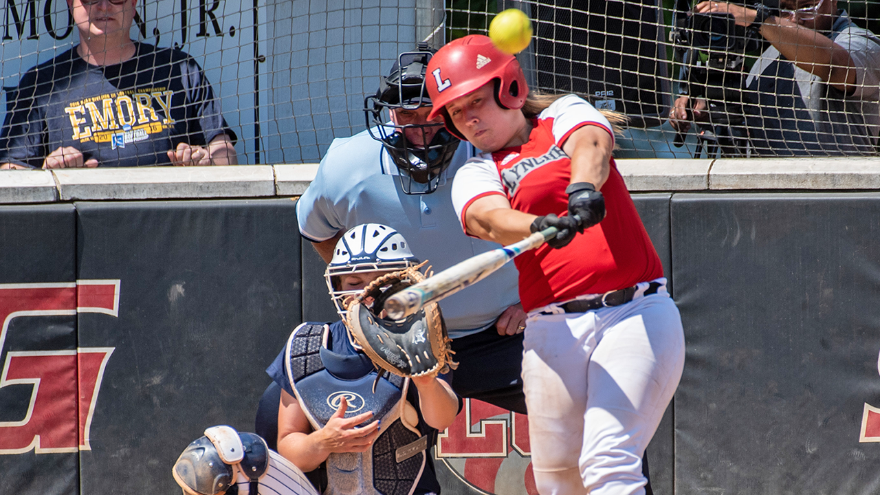 Brittany Coffey caught both games on Saturday afternoon and went 5-for-8 at the dish with two doubles, a homer, and five RBI.